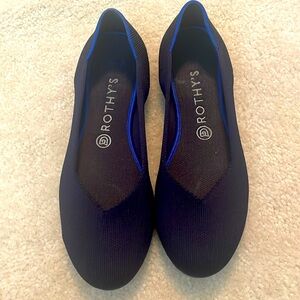 Women’s Rothy’s navy blue ballet flat sz 9.5